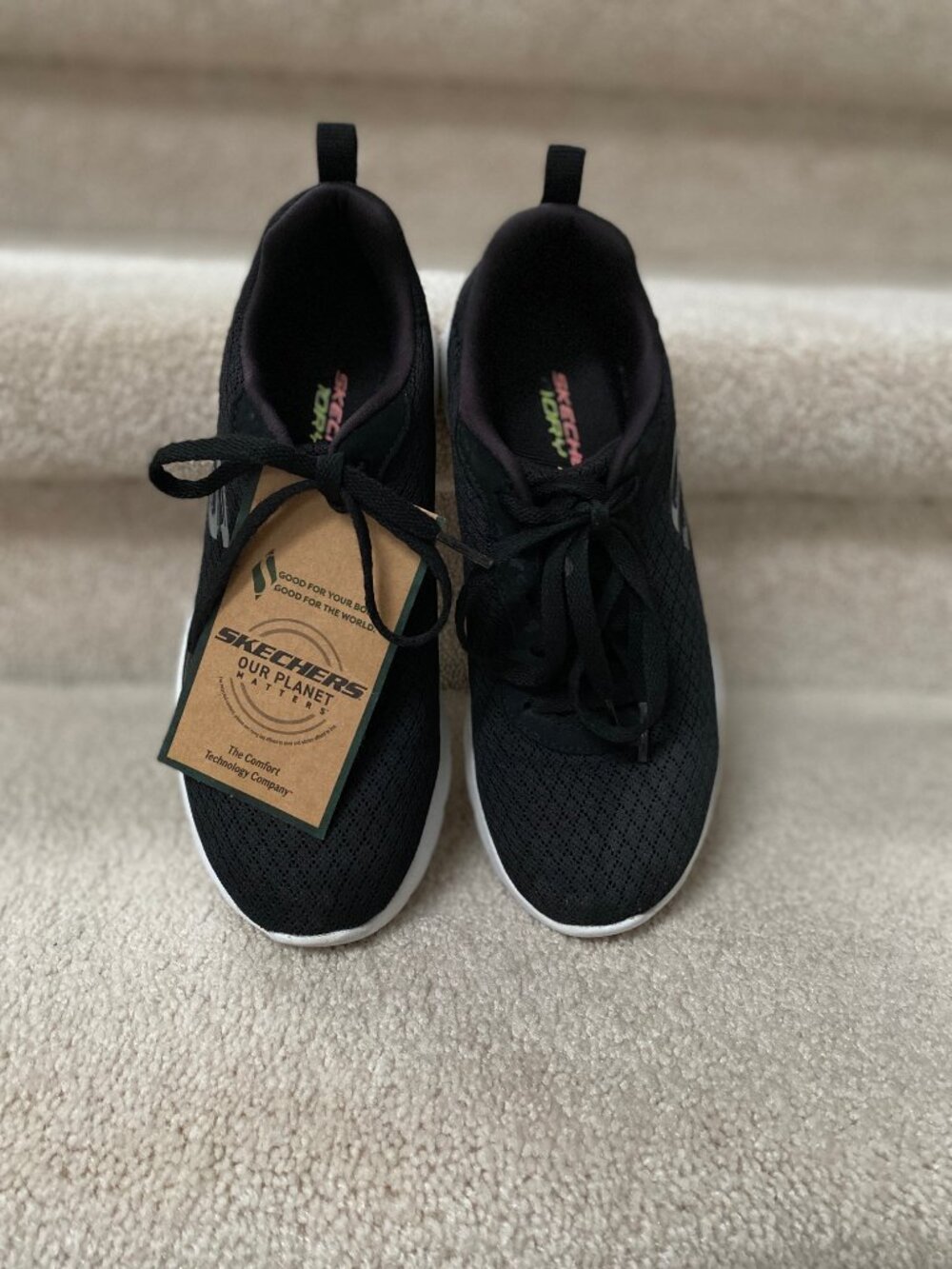 Skechers Memory Foam Big Kid Sneaker Black Size 6   Shoes have been worn